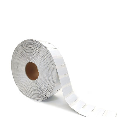 UHF Elastyczny RFID na metalowej etykiecie Biała etykieta 70 * 30 mm 860-960 MHz