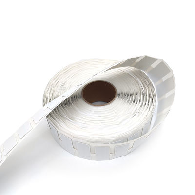 UHF Elastyczny RFID na metalowej etykiecie Biała etykieta 70 * 30 mm 860-960 MHz
